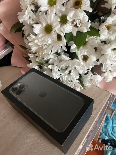 Телефон iPhone 11 про
