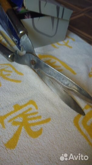 Секатор кусторез садовый