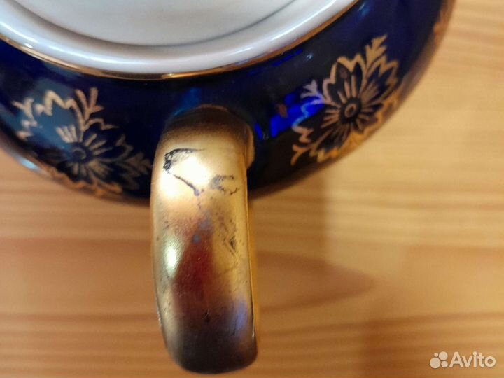 Чайник заварочный,блюдце