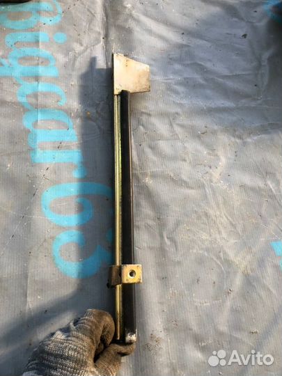 Направляющая стекла двери левая Daf Xf 105.410