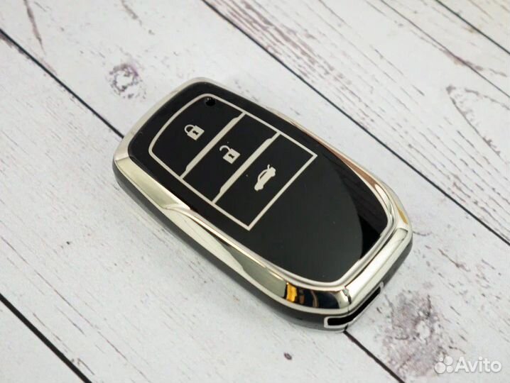 Чехол для ключа Toyota 2017-2023 с кнопкой багаж