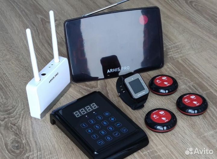 Кнопка вызова персонала и часы пейджер официанта