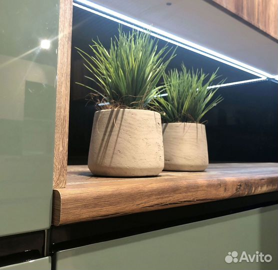 Угловая в потолок кухня на заказ