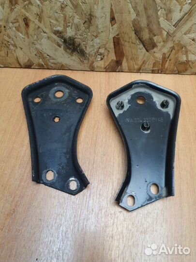 Крепление балки подвески правое Mercedes E-Class