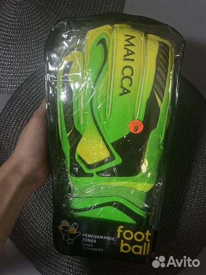 Футбольные перчатки