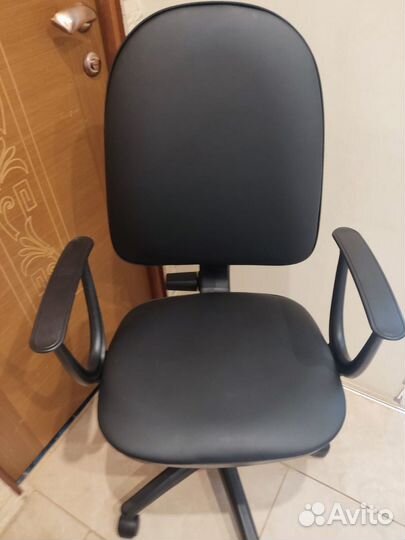 Компьютерное кресло