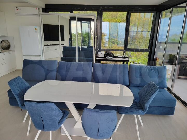 Апартаменты-студия, 100 м², 1/2 эт.