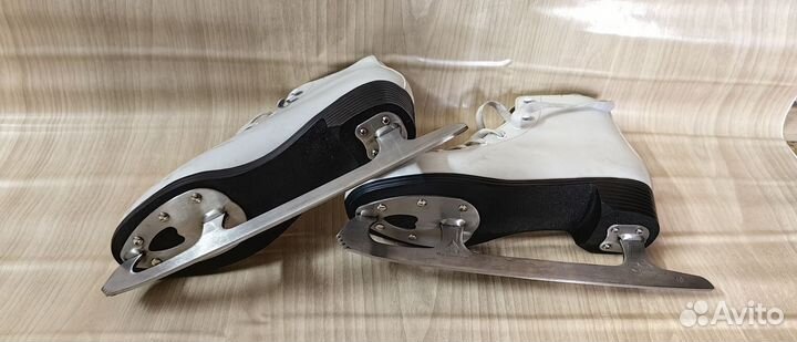 Коньки фигурные женские 41 р-р, 26,5 см