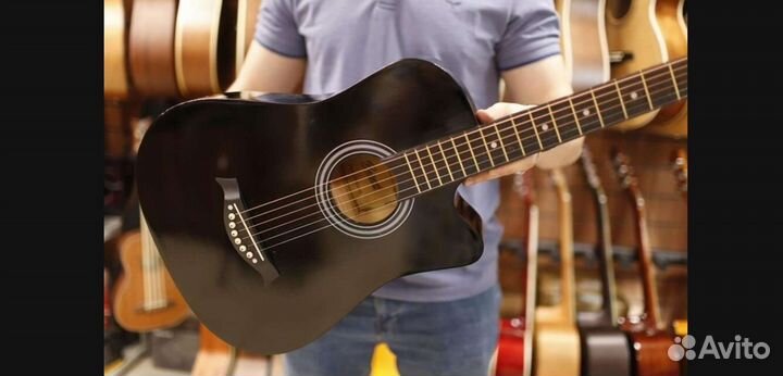 Гитара чёрная