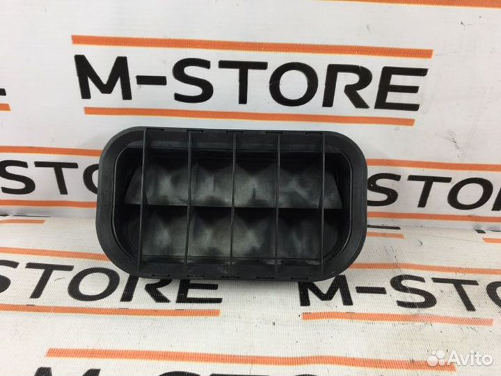 Решетка вентиляционная задняя левая Volkswagen