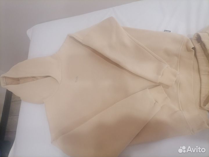 Продам теплый спортивный костюм для девочки