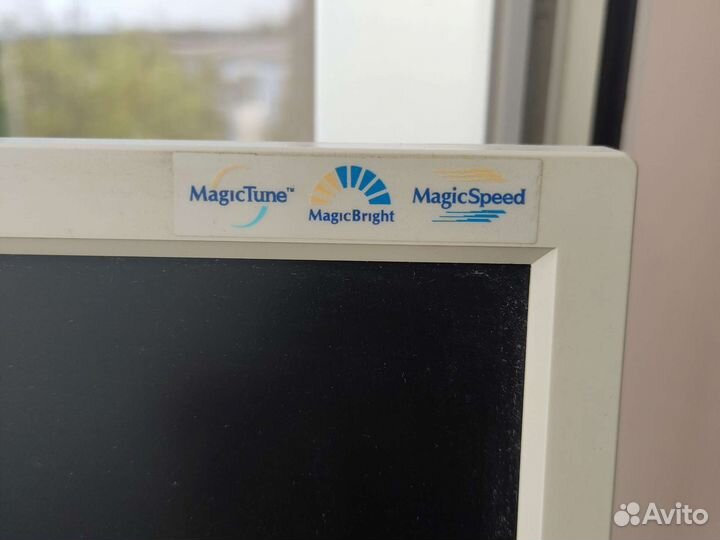 Монитор Samsung