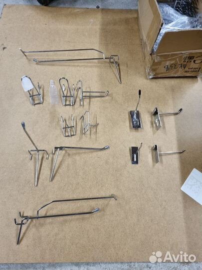 Крючки на торговую сетку и перфопанель