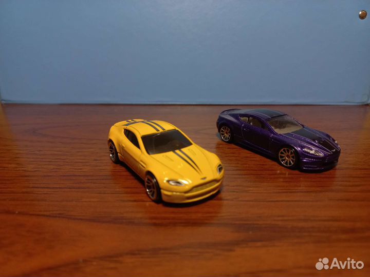 Hot wheels aston martin