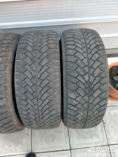 Bfgoodrich G-Force Stud 215/55 R17 98Q
