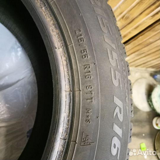 Pirelli Ice Zero 215/55 R16