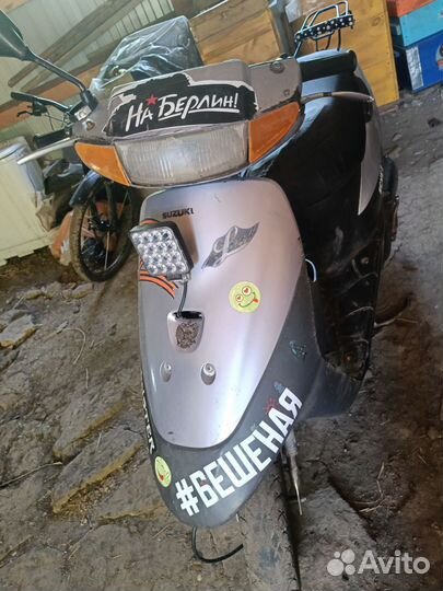 Скутер Suzuki lets²