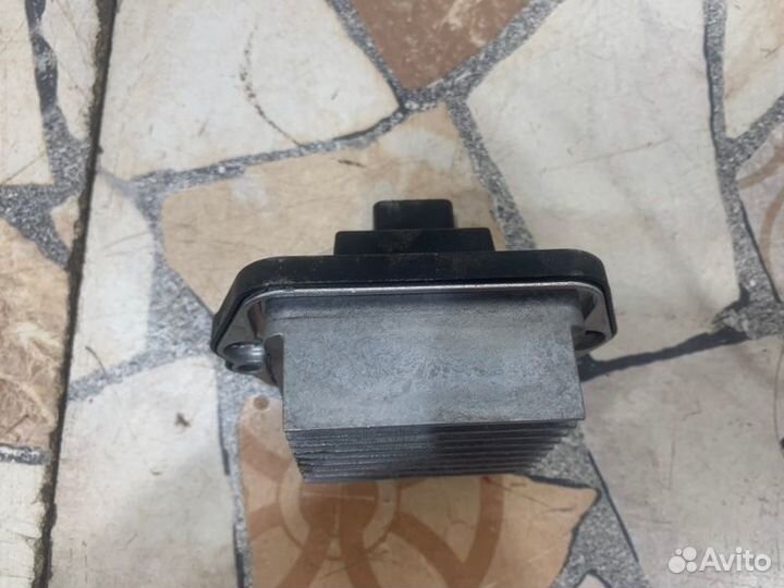 Резистор печки Mazda 6 седан 2.0 LF 2005