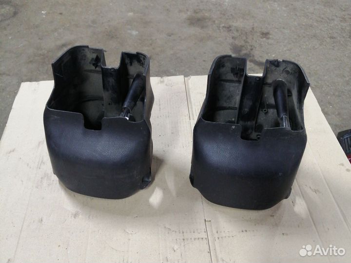 Подрулевой кожух Mitsubishi Lancer 9