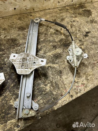 Задние механические подъемники Hyundai Solaris 2