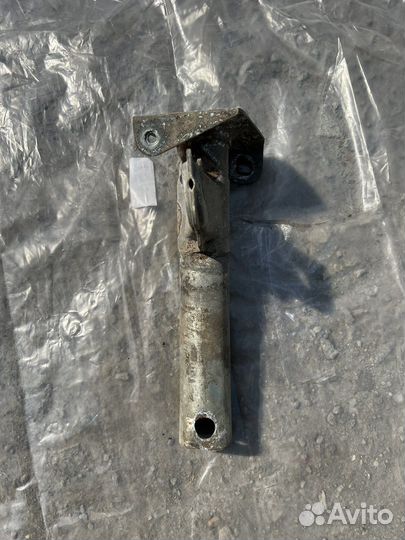 Кронштейн бампера 2107