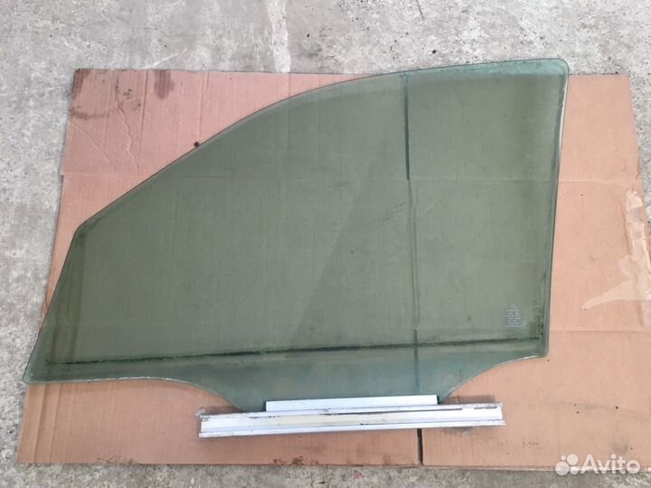 Стекло передней правой двери Mercedes W163 (5260)