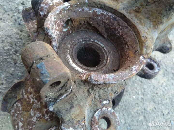 Кулак поворотный передний левый Audi A6 C4