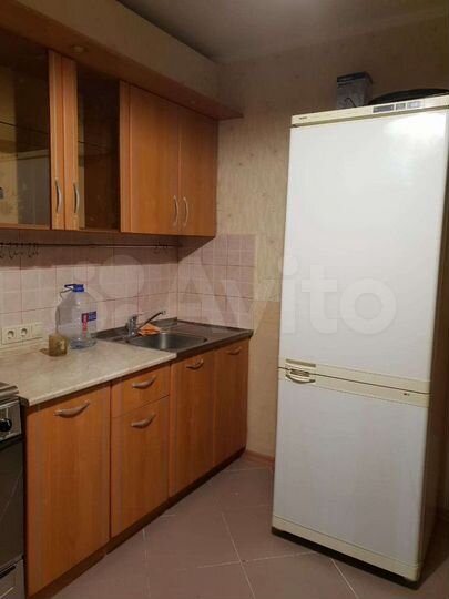 2-к. квартира, 50 м², 1/10 эт.