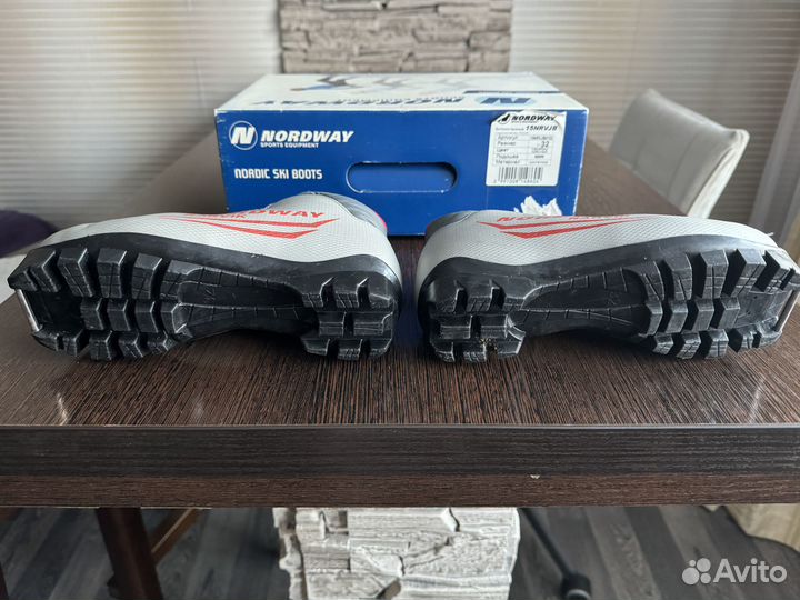 Лыжные ботинки