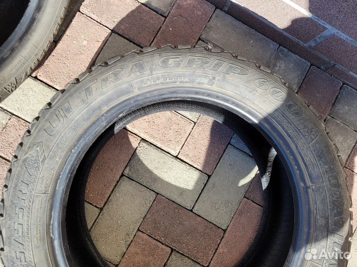 Goodyear Ultragrip 600 215/55 R17