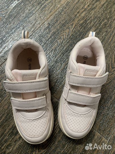 Кроссовки для девочки