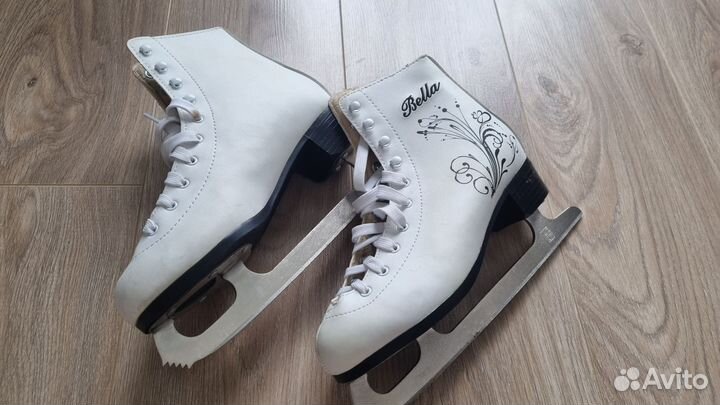 Коньки фигурные женские