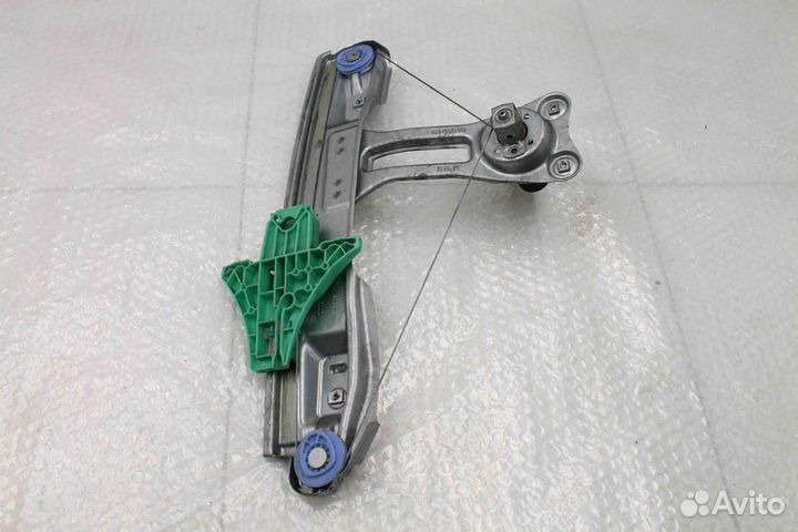 Стеклоподъемник задний правый Opel Astra J 2010+