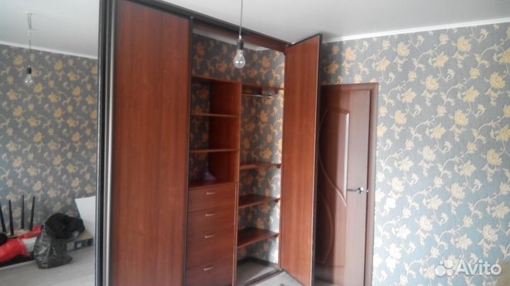 Шкаф - купе, комод