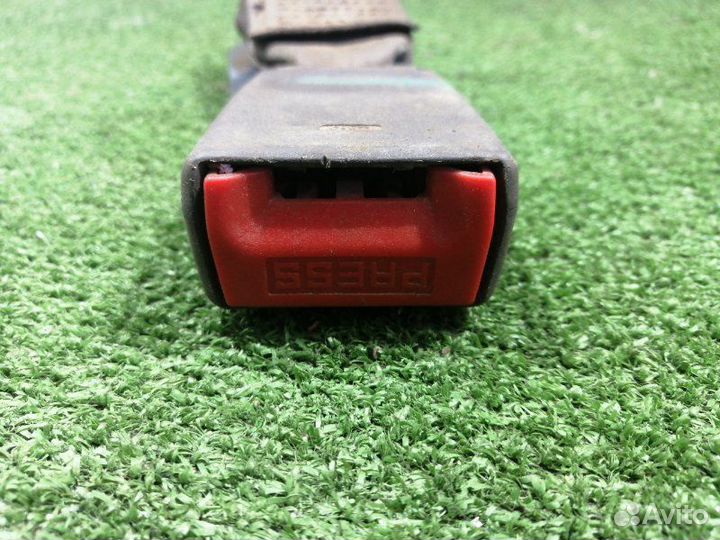 Ответная часть ремня безопасности задняя левая