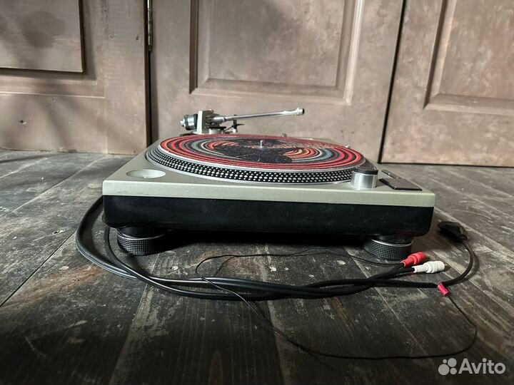 Проигрыватель винила Technics SL-1200MK2