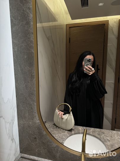 Черное платье в пол