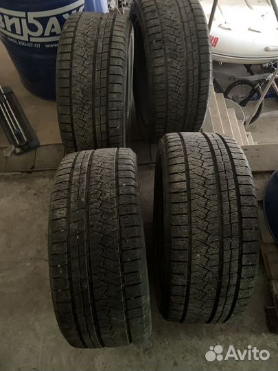 Triangle Snowlink TWT02 235/45 R17 92