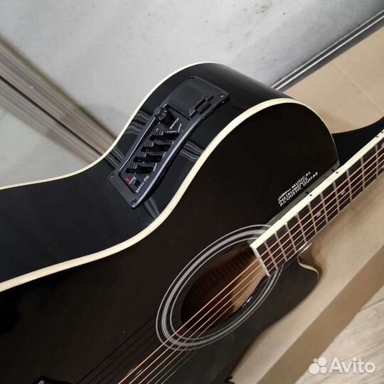 Гитара новая электроакустическая