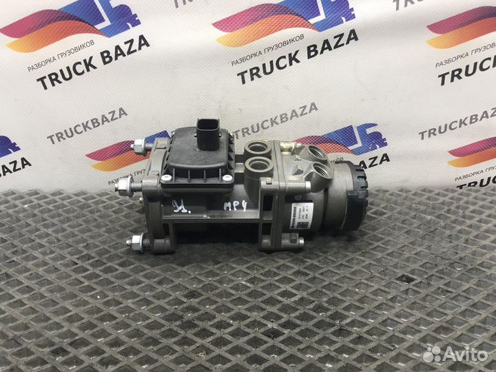 0044311506 Главный тормозной кран