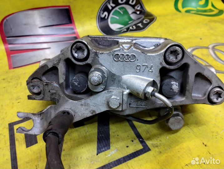 Суппорт передний правый Audi A6 универсал 2.8 CCE