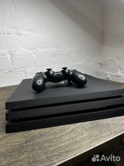 Sony PS4 Pro 1tb + 2 гейпада