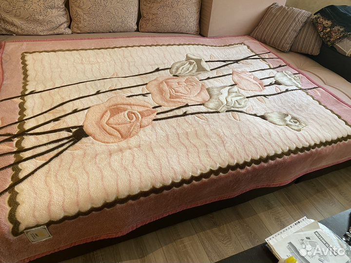 Покрывала на кровати 2 шт