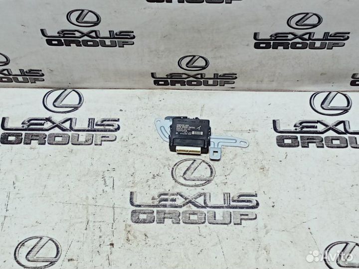 Блок управления зеркалами передний левый Toyota