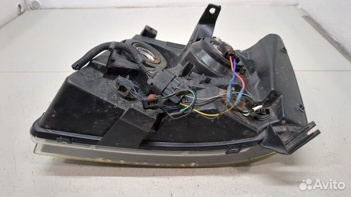 Фара (передняя) правая Chevrolet Tahoe, 2007