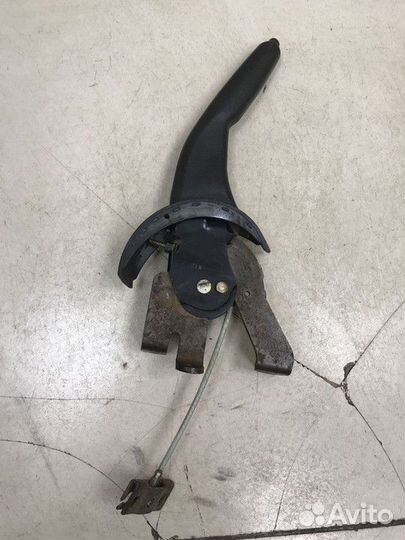 Рычаг стояночного тормоза Mitsubishi Lancer