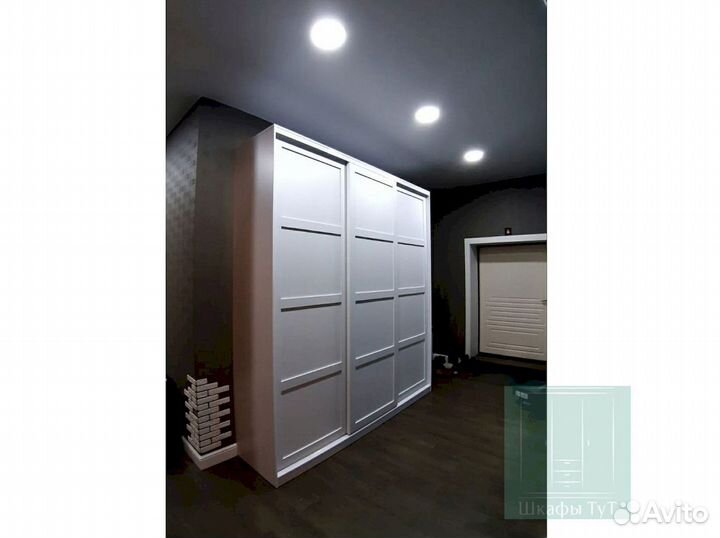 Распашной шкаф