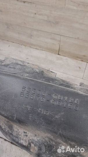 Подкрылок передний левый Toyota Land Cruiser Prado