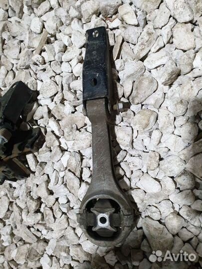 Опора двигателя Volkswagen Polo Поло седан