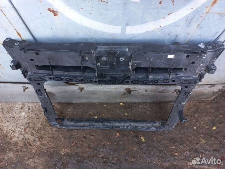 Панель передняя (телевизор ) Skoda Karoq